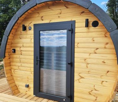 Paroisse Saint-Vincent-de-Paul Ski Chalet | Pet-Friendly Retreat at Cabanes du Domaine des Fées