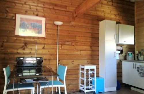 Andernos-les-Bains Cabin | Family-Friendly Getaway at Cabanon Sous les Chênes