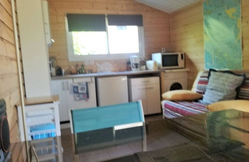 Andernos-les-Bains Cabin | Family-Friendly Getaway at Cabanon Sous les Chênes
