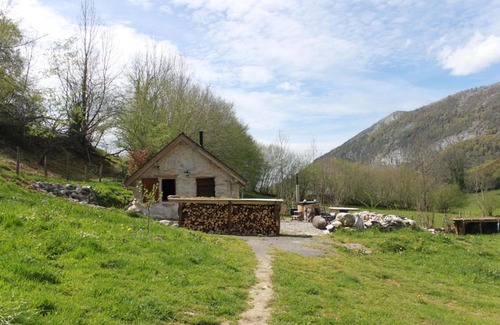 Castet Bed & Breakfast | Experience Cabanots Ecolodges in the Vallée d'Ossau