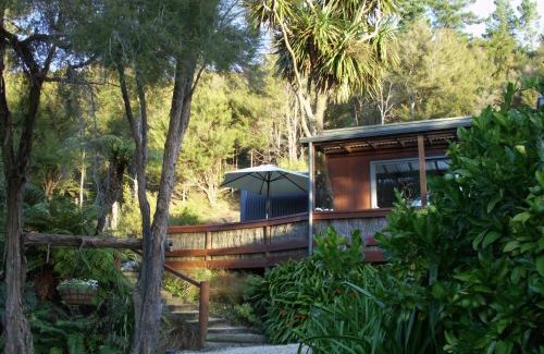 Parapara Ski Chalet | Exceptional Cabbage Tree Chalet: 4-Star Rated Getaway