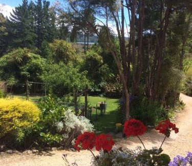 Parapara Ski Chalet | Exceptional Cabbage Tree Chalet: 4-Star Rated Getaway