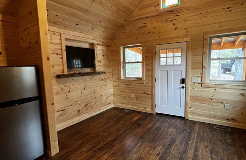 Thurmond Cabin | Discover Cabernet Cabin: Renovated Retreat with Ocean Views