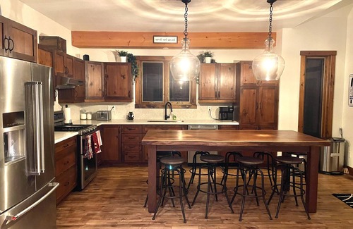Eagle Lake Ski Chalet | Experience Cabernet Chalet: Private Hot Tub & Sauna Retreat