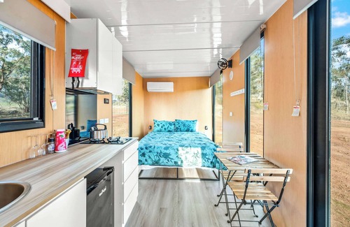 Windeyer House | Cozy Cabernet Tiny House with Kitchen Amenities Awaits You