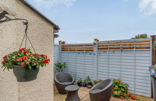 Chirnside Cottage | Cozy Cottage for 2: Pet-Friendly with Kitchen Amenities