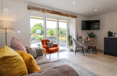 Penrith Cottage | Cozy Cottage Retreat with Kitchen for 2 Guests