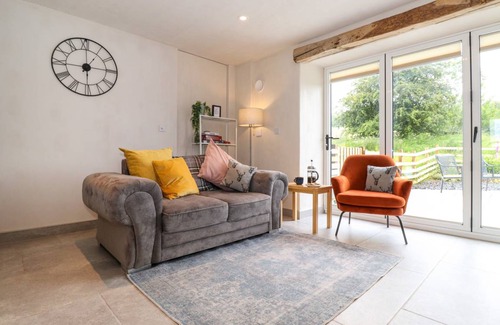 Penrith Cottage | Cozy Cottage Retreat with Kitchen for 2 Guests