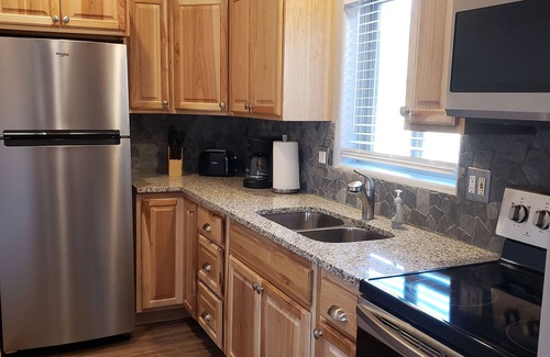 Pine Cabin | Remodeled Cabin #1: 2 Bedrooms, Full Kitchen & Breakfast