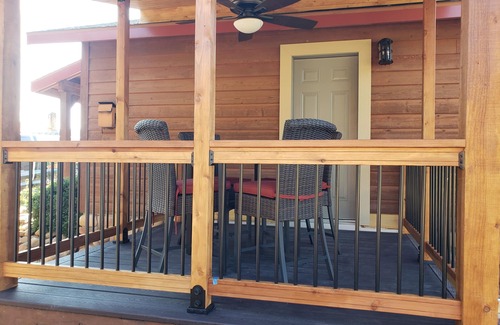 Pine Cabin | Remodeled Cabin #1: 2 Bedrooms, Full Kitchen & Breakfast