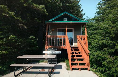 Haines House | Relax at Cabin 1 Lynn View Lodge with Private Beach Access