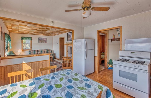 Gordon Cabin | Inviting Cabin on the Lake - 3-Bed Retreat in Wisconsin
