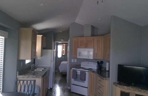 Los Fresnos Cabin | Cozy Cabin 1 with Inclusive Resort Amenities for Families