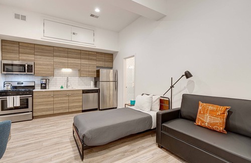 River West Apartment | Cozy Cabin 105 by 747 Lofts: Family and Accessible Getaway