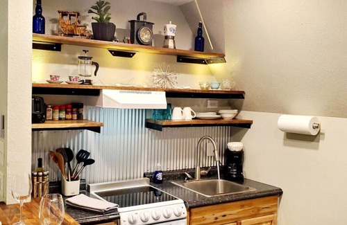 Glenwood Springs Cabin | Cozy A-Frame Cabin 14 with Kitchen & Spa Amenities