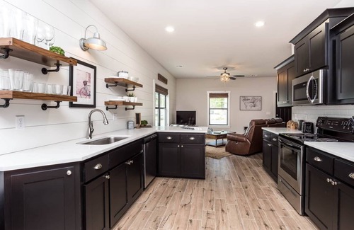 Bella Vista Cabin | Family-Friendly Back 40 Bungalow with Kitchen & Perfect Rating