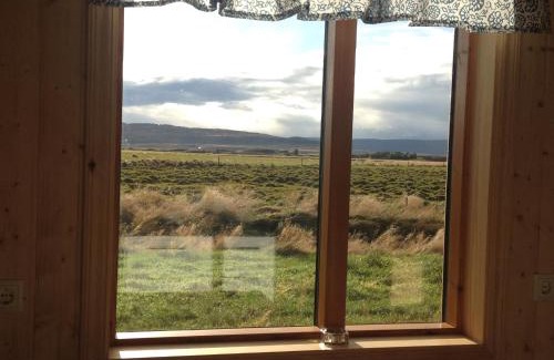 Borgarnes Apartment | Family-Friendly Cabin 2 at Lundar Farm with High Ratings