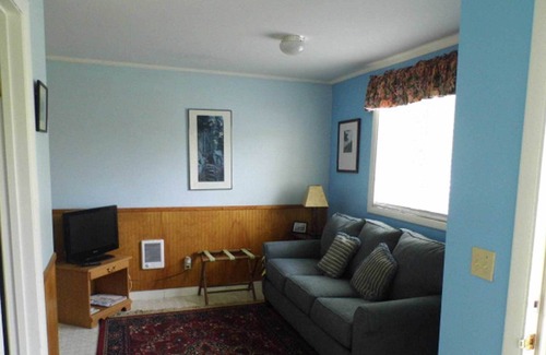 Otter Creek Cabin | Pet-Friendly Cabin 2 at Otter Creek Inn with Kitchen Access