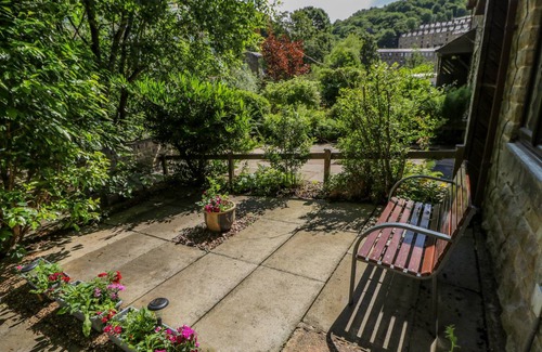 Wadsworth Cottage | Spacious 2-Bedroom Cottage for Family Getaways