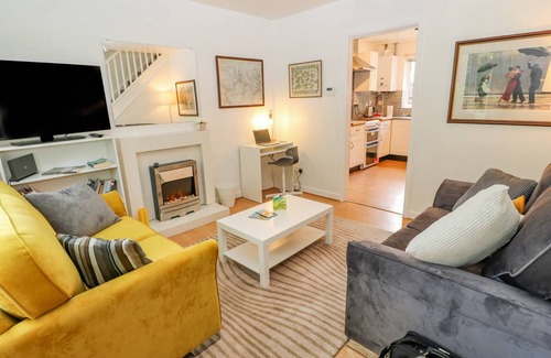 Wadsworth Cottage | Spacious 2-Bedroom Cottage for Family Getaways