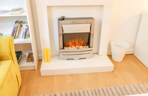 Wadsworth Cottage | Spacious 2-Bedroom Cottage for Family Getaways