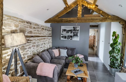Bodenham Cottage | Pet-Friendly 2-Bedroom Cottage for Up to 4 Guests