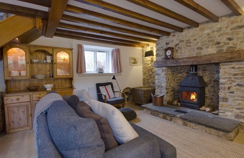 Monkton Cottage | Cozy 2-Bedroom Cottage for Families and Pets - Rated 10/10