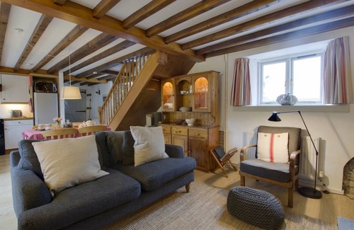 Monkton Cottage | Cozy 2-Bedroom Cottage for Families and Pets - Rated 10/10