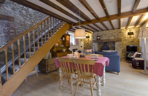 Monkton Cottage | Cozy 2-Bedroom Cottage for Families and Pets - Rated 10/10