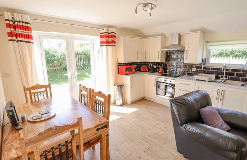 Alford Cottage | Cozy 2-Bedroom Cottage near Nature - Guest Rated 10/10