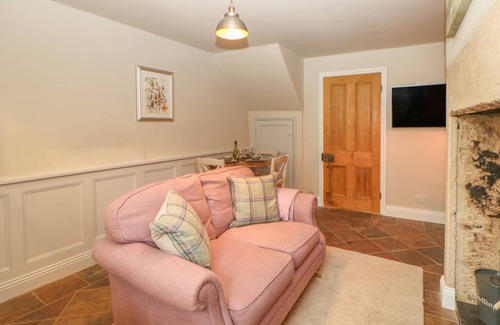 Corbridge Cottage | Cozy 105 m² Cottage with Kitchen for Up to 3 Guests