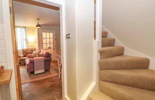 Corbridge Cottage | Cozy 105 m² Cottage with Kitchen for Up to 3 Guests
