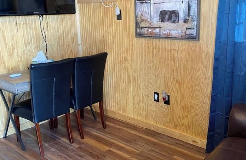 Bridgeport Cabin | Cabin 2: Cozy Comfort by the Lake—Your Perfect Bridgeport Getaway