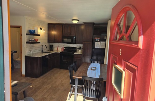Lake Ann Cabin | Relaxing Cabin #2 at Sleeping Bear Resort with Spa & Ocean View
