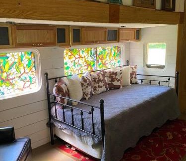 Huntsville House | Cozy Cabin 2 - Steps from the River, Pet Friendly Retreat!