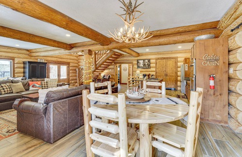 Red River Cabin | Cabin 3/4 Mi to Red River Ski & Summer Area