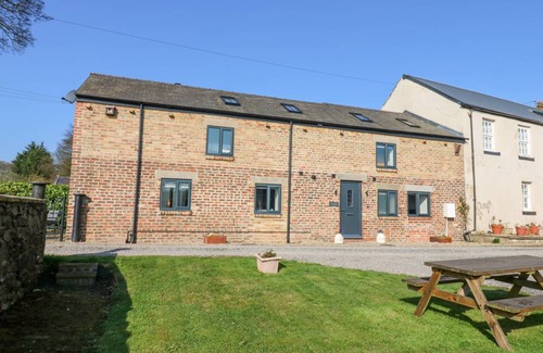 Hetton-le-Hole Cottage | Spacious 3-Bedroom Cottage with Pet-Friendly Amenities