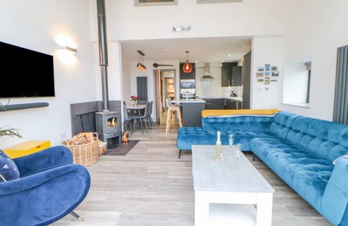 Hetton-le-Hole Cottage | Spacious 3-Bedroom Cottage with Pet-Friendly Amenities