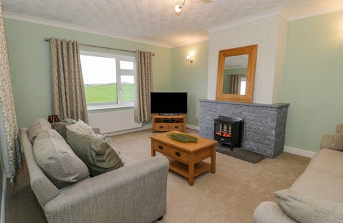Rhosybol Cottage | Spacious 3-Bedroom Cottage with Pet-Friendly Amenities