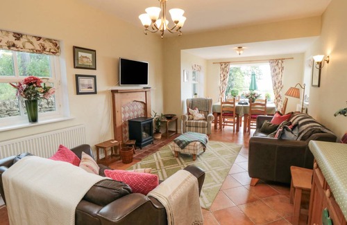 Potter Brompton Cottage | Spacious 3-Bedroom Cottage for Family Getaways