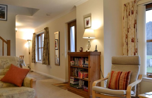 Glencoe Cottage | Cozy Cottage for 6 - Ideal Family Getaway with Kitchen