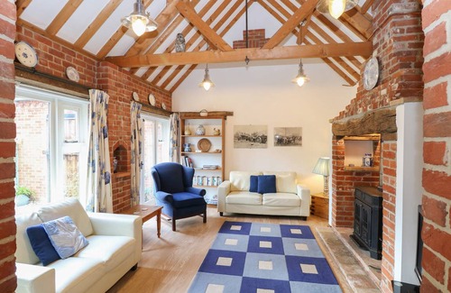 West End Cottage | Spacious 3-Bedroom Cottage for Families and Pets