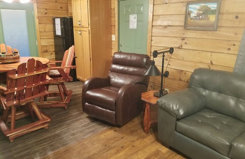Lookout Mountain House | Relaxing Cabin 3: Quiet Log Retreat on Lookout Mountain