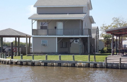 Lafitte Cabin | Cozy Cabin 3 at Jean Lafitte Harbor with Kitchen Access