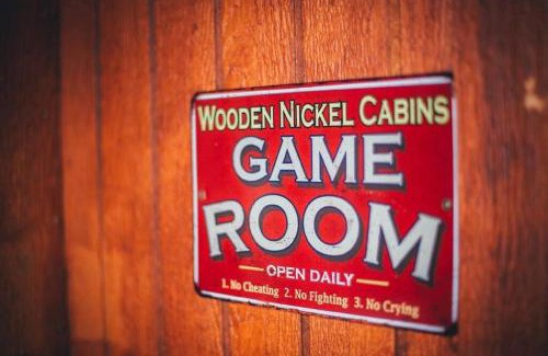 Christopher Creek Ski Chalet | Family-Friendly Cabin #3: Pet-Friendly with Game Room Fun