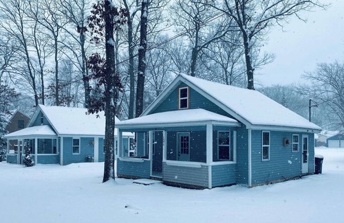 Higgins Lake House | Picturesque Lake View Cabin at Higgins Lake Rentals
