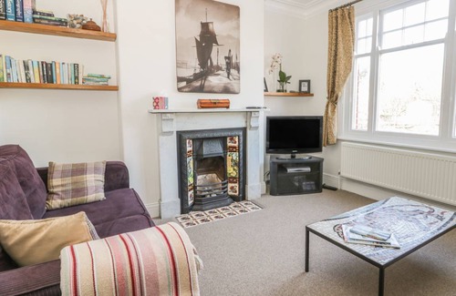 Robin Hood's Bay Cottage | Spacious 4-Bedroom Cottage for Family Getaways