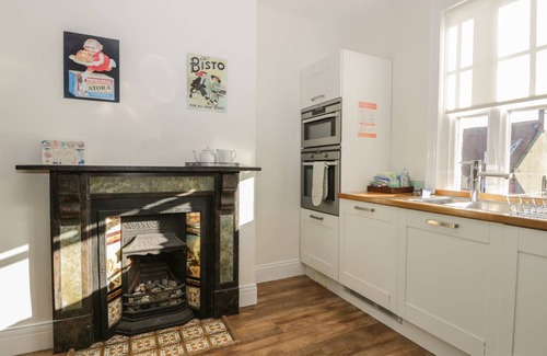 Robin Hood's Bay Cottage | Spacious 4-Bedroom Cottage for Family Getaways