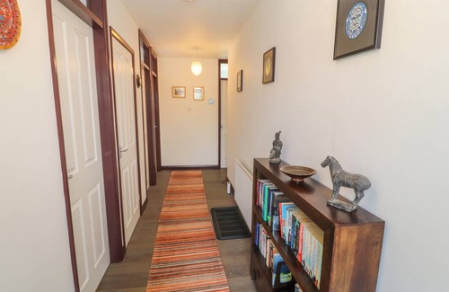 Staveley Cottage | Cabin ∙ 4 bedrooms ∙ 6 guests
