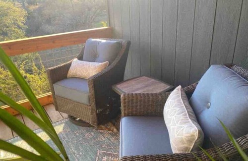 Dripping Springs House | Cozy Cabin 4: Pet-Friendly Getaway with Pro Coffee Setup